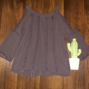 BKEred cold shoulder GRAY blouse